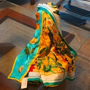 Beautiful St. Piece scarf